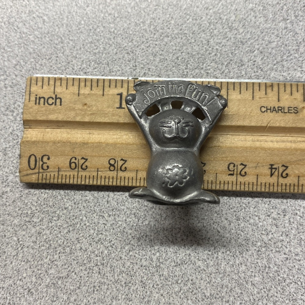 Rare Vintage Pewter Girl Scout Cookies Award Rabbit W Banner Figure Y2K Symbol - Picture 6 of 6